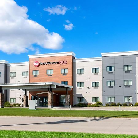 Best Western Plus Morden Екстер'єр фото