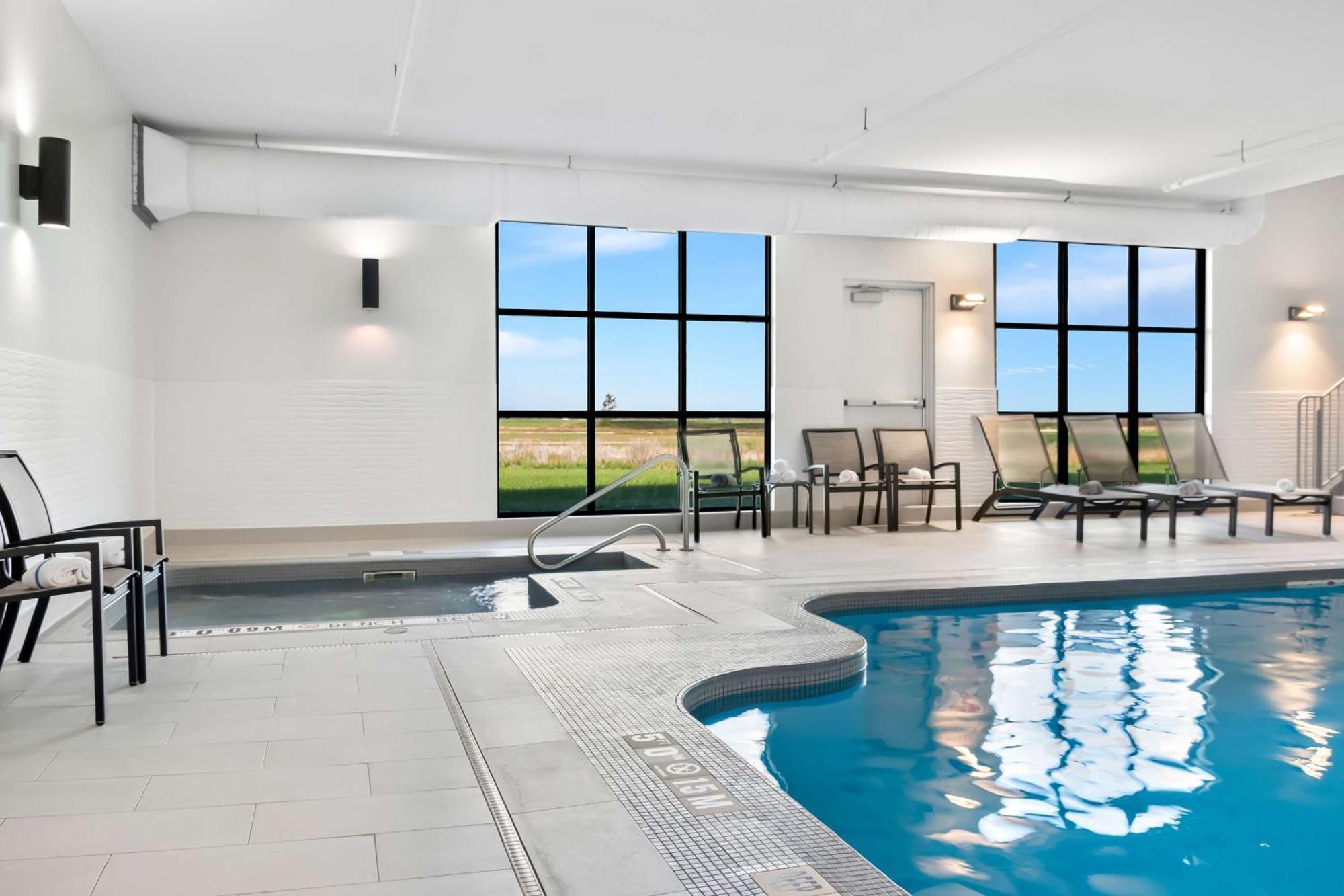 Best Western Plus Morden Екстер'єр фото