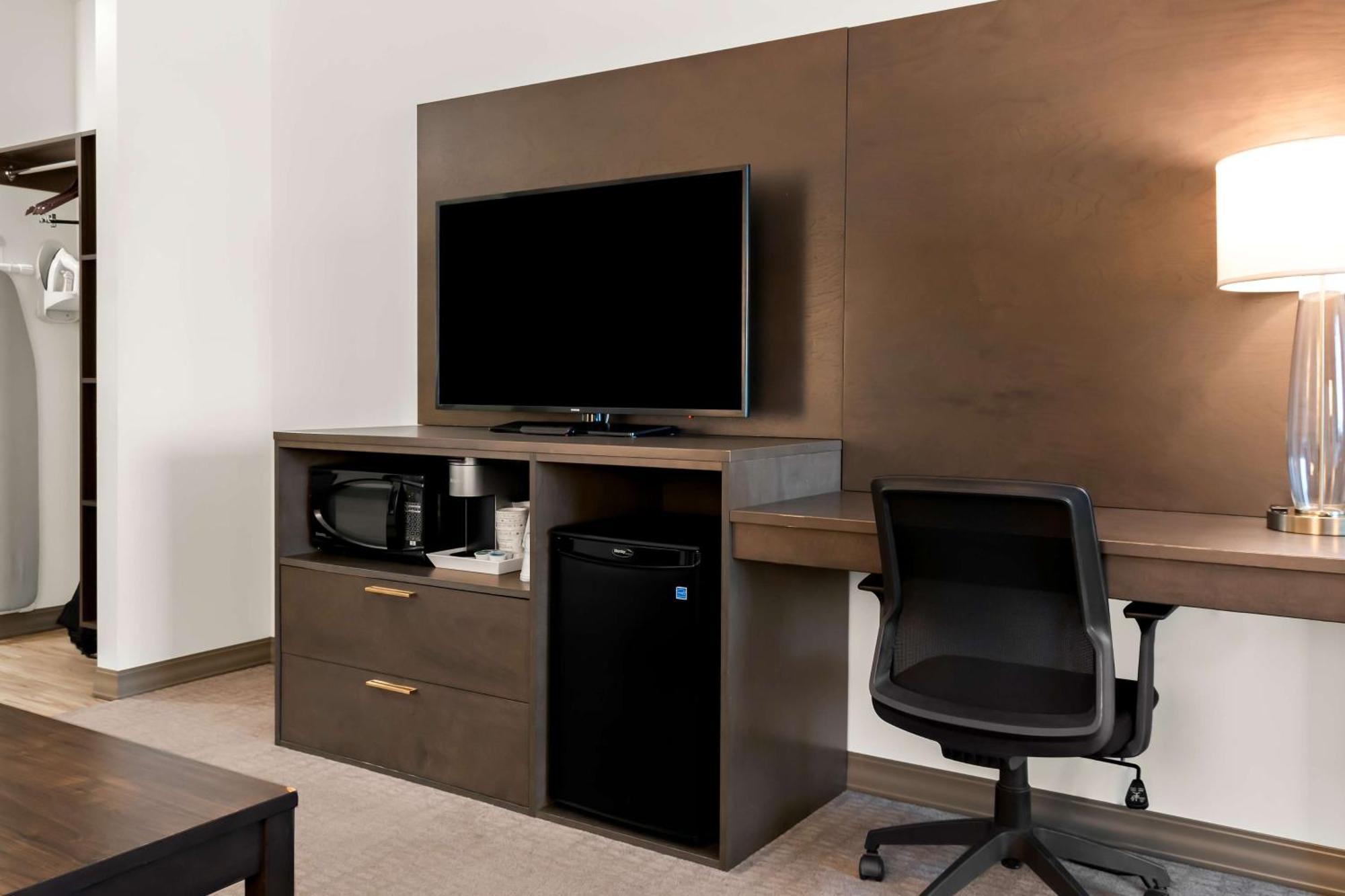 Best Western Plus Morden Екстер'єр фото