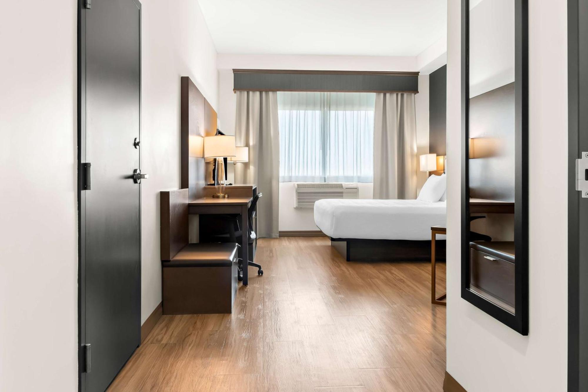 Best Western Plus Morden Екстер'єр фото