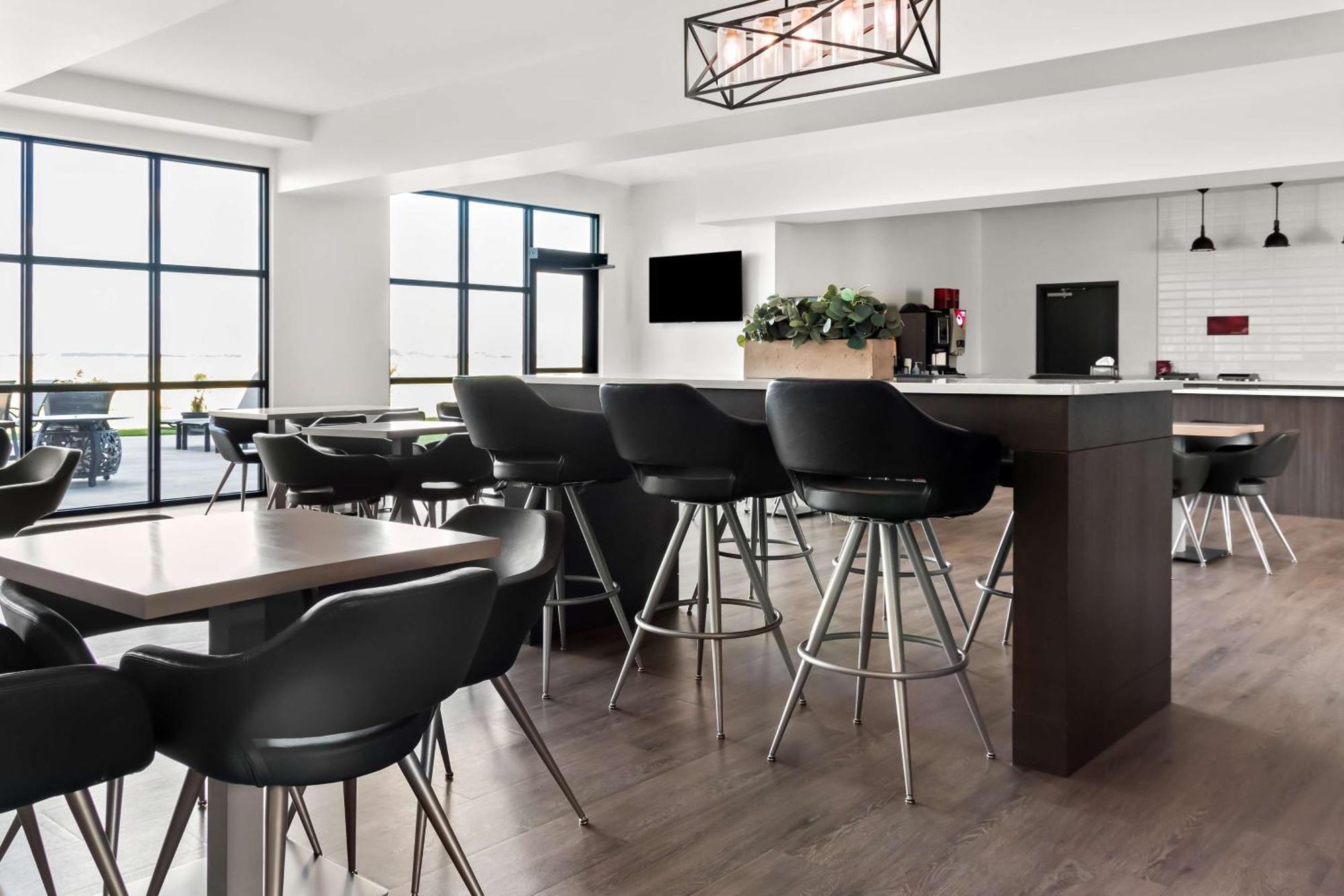 Best Western Plus Morden Екстер'єр фото