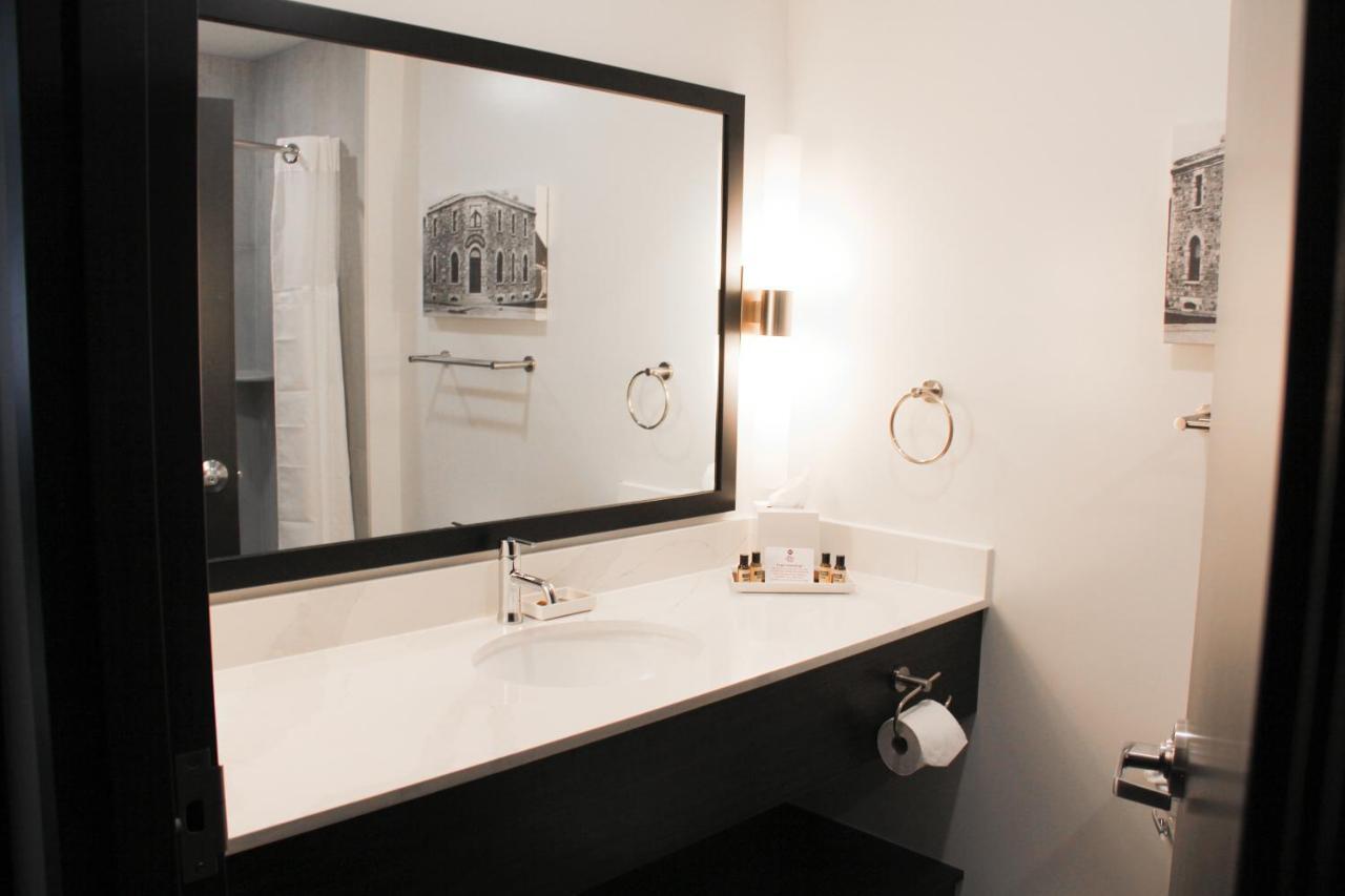 Best Western Plus Morden Екстер'єр фото